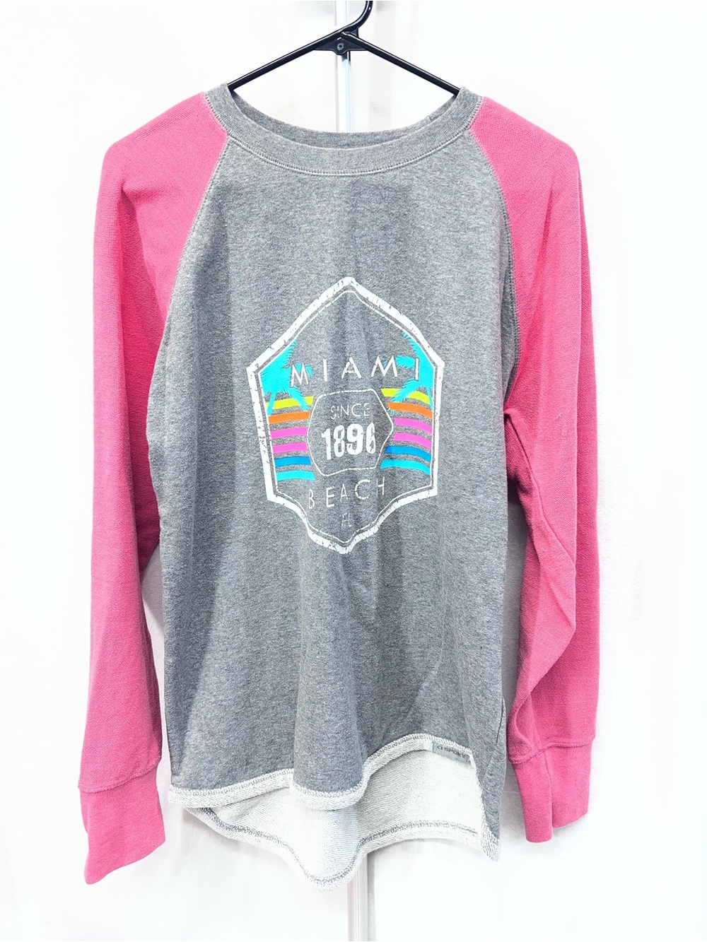 Women’s Miami Beach Graphic Raglan Shirt - Pink & Gray size xlarge